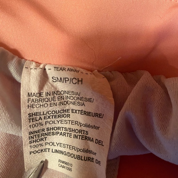 Under Armour Coral Athletic Shorts Women’s Small/Medium - Picture 5 of 5